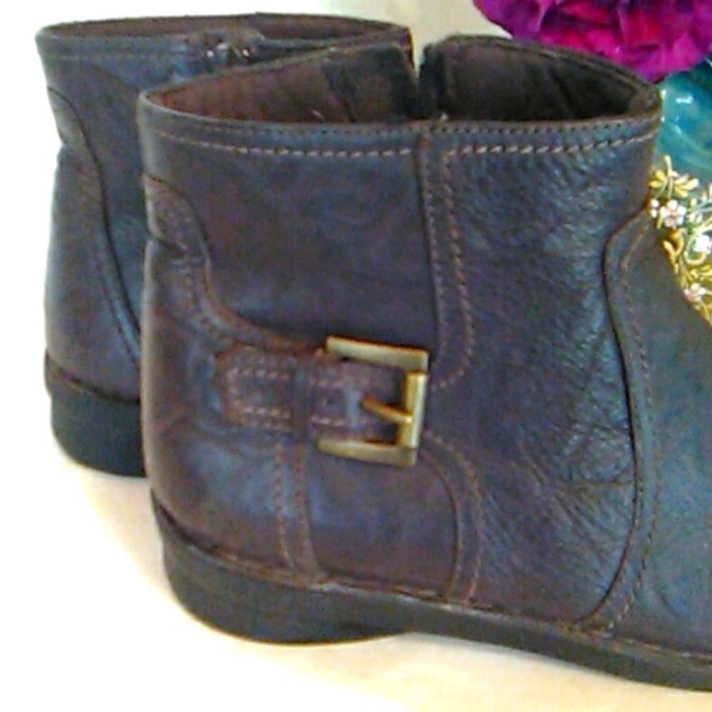 Clark's Collection Brown Low Boots - Picture 9 of 9